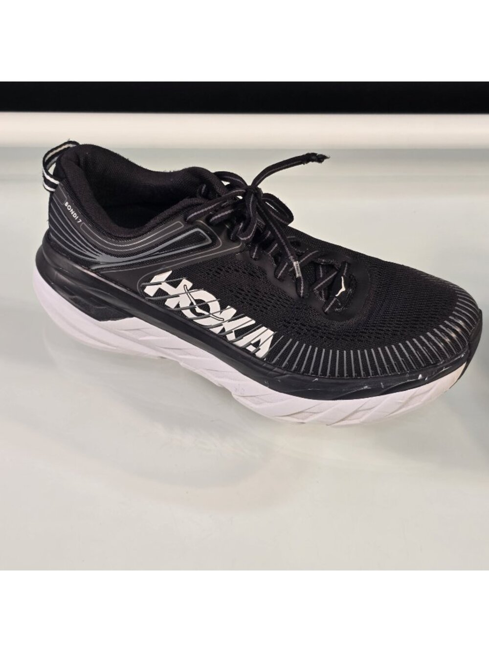 Hoka One One Bondi 7 Women's Size 9 Black White Running Shoes Model 1110519 BWHT